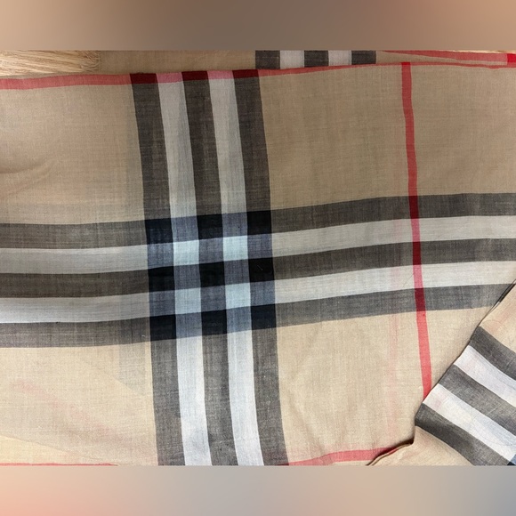 Burberry Giant Check Print Wool & Silk Scarf - Picture 4 of 7